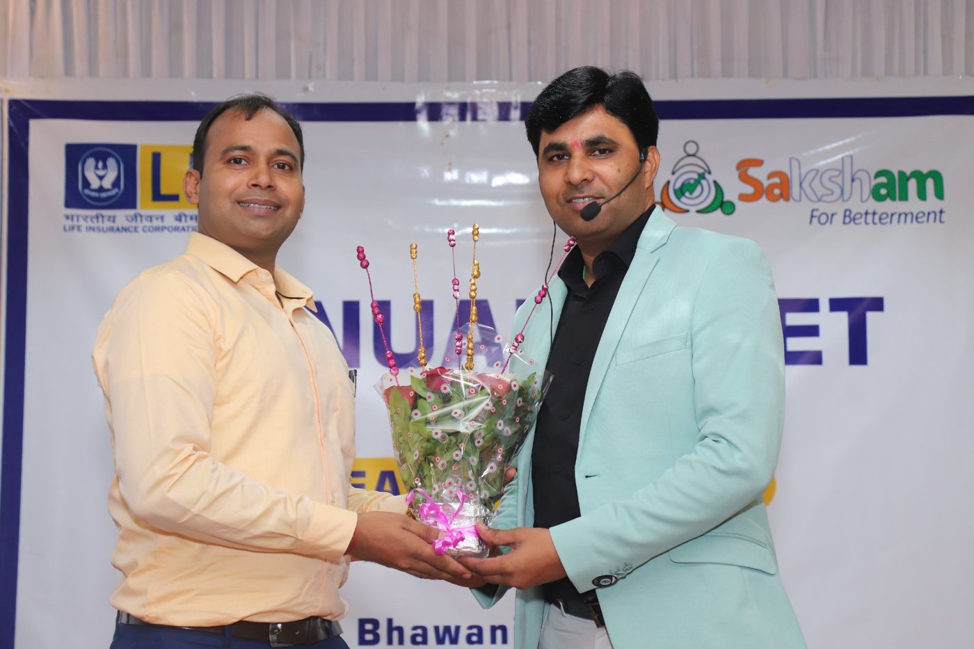 Bhawani Singh Meena LIC team photo